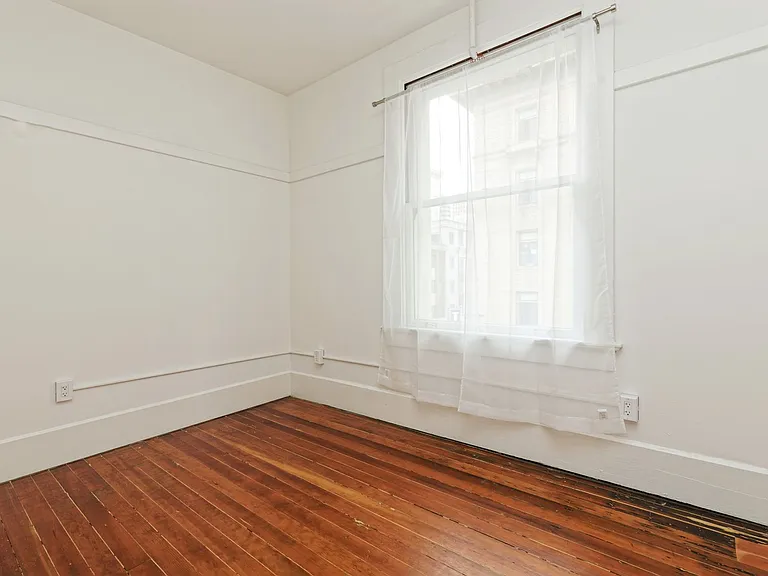 1605 Clay St — Photo 13