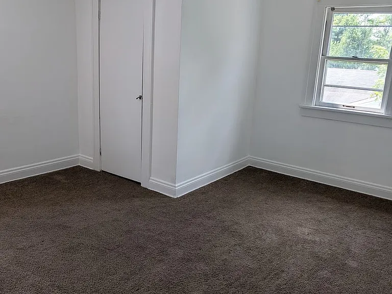 A charming 3-bedroom, 1-bathroom in Maple Heights — Photo 6