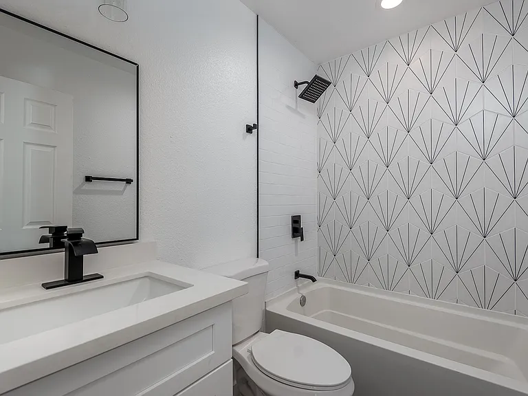 2519 W Vineyard Rd — Photo 5
