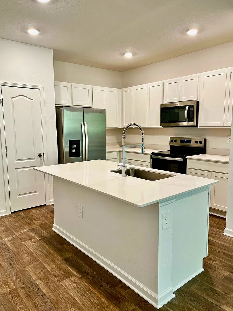 New 3-Bedroom, 2 1/2-Bath Home with Single-Car Garage — Photo 4