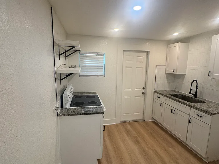 2243 Auburn St S #1 — Photo 7