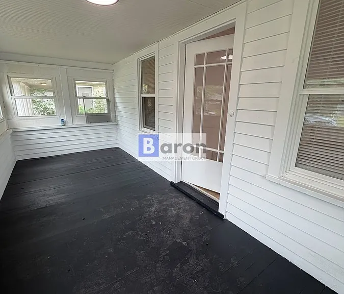 526 S 28th St — Photo 9