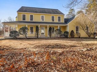 97 Pleasant St, Berlin, MA 01503