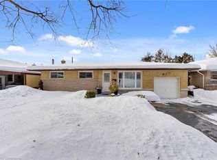 32 Woolley St, Cambridge, ON N1R5J8