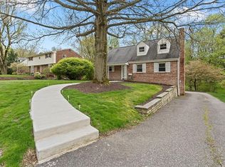 336 Middlegate Dr, Bethel Park, PA 15102