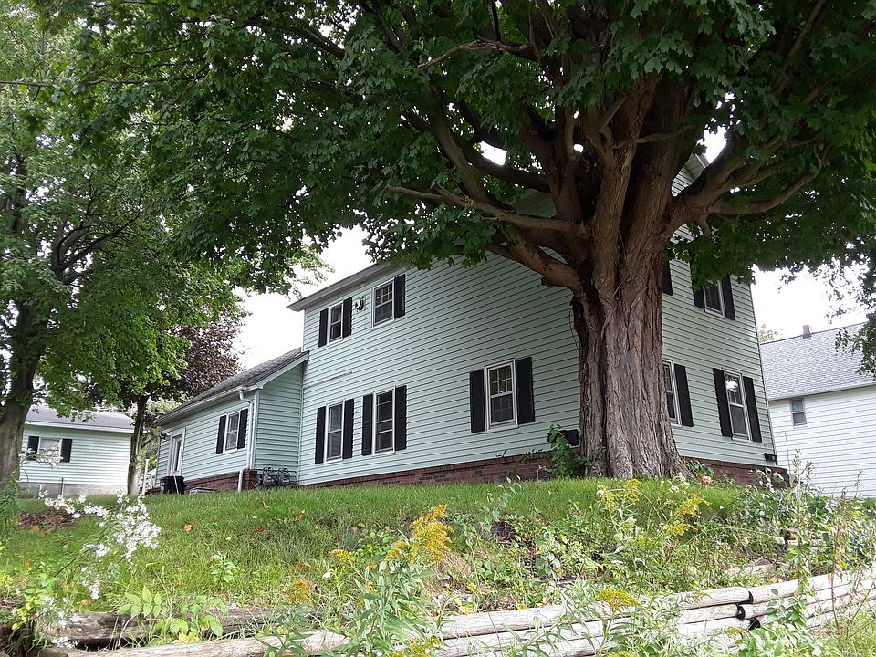 1st image of 605 E Dowland St