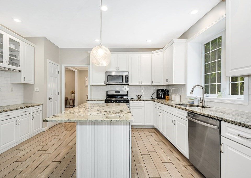 47 Wildwood Dr 47, Southborough, MA 01772 Zillow