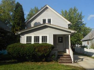 430 Linden Ave, Aurora, IL 60505