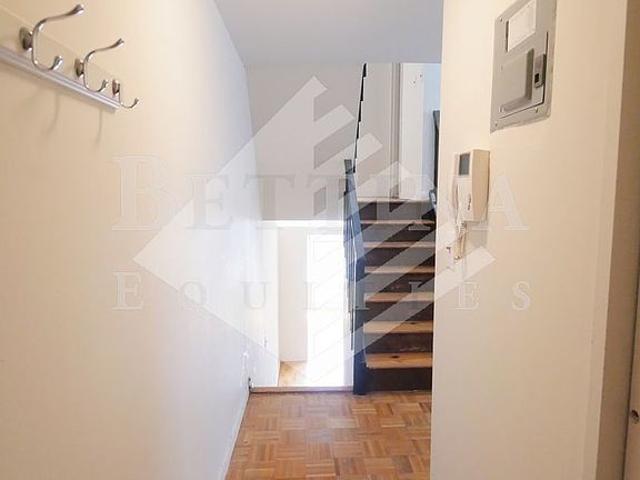 3rd image of 327 E 34th St APT 5A