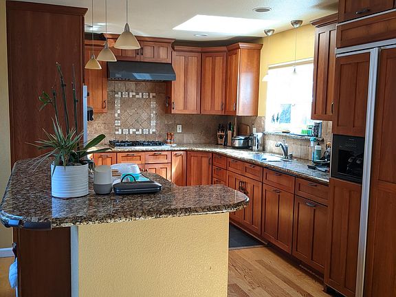 5th image of 628 San Diego Ave