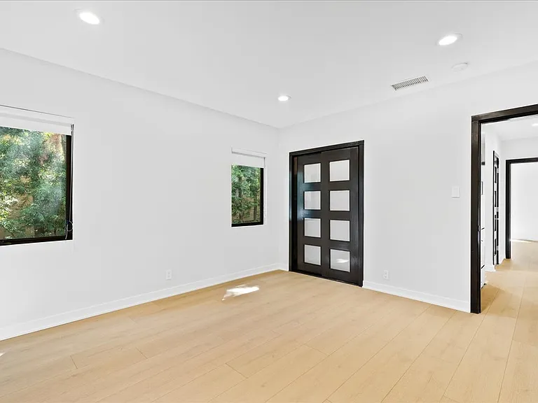 15221 Valley Vista Blvd — Photo 10