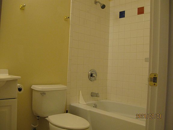 2nd image of 417 Bellevue Way SE APT 407