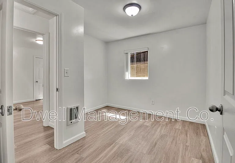 9105 Rosedale Dr — Photo 18