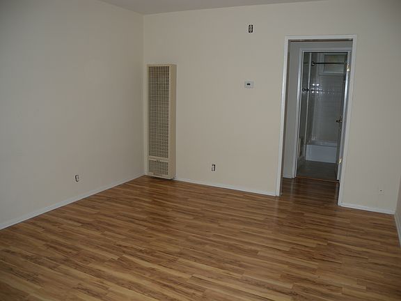 4th image of 750 Lillian Way APT 4