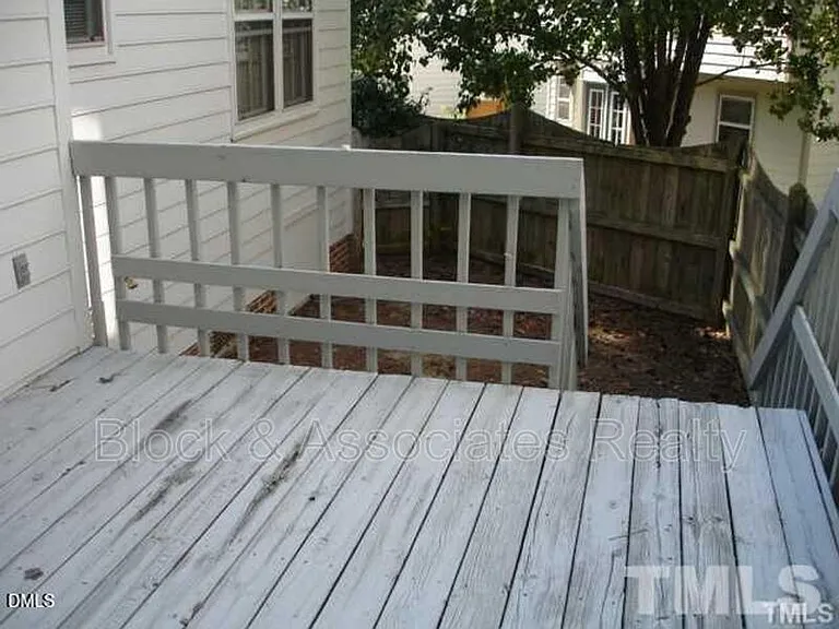 311 Wax Myrtle Ct — Photo 10