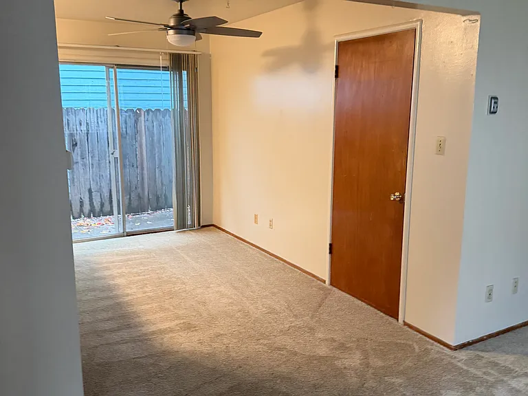 2406 G St — Photo 3