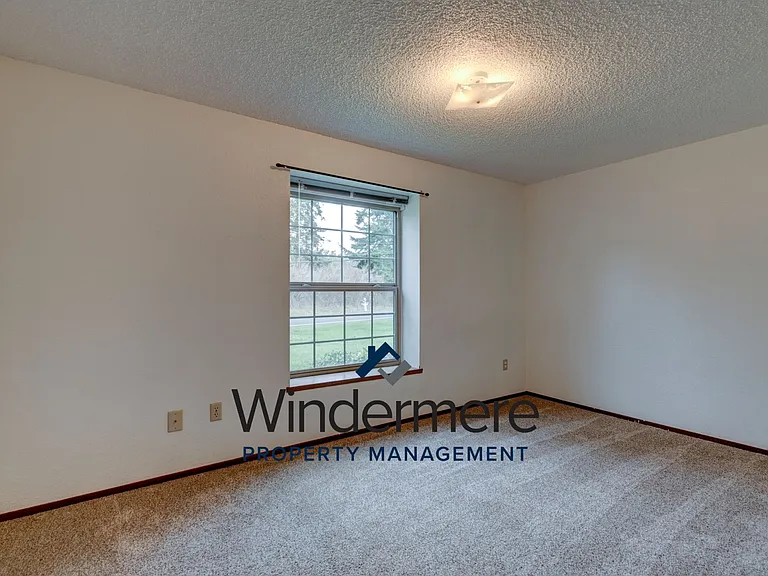 2268 Hastie Lake Rd — Photo 17