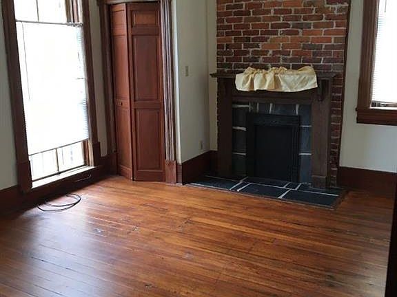 2nd image of 219 E Taylor St APT B