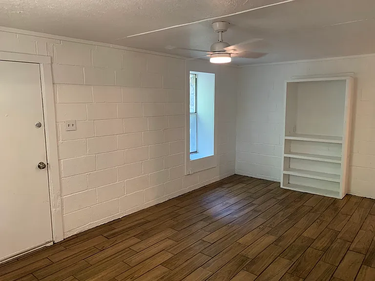 620 N Leverett Ave #C — Photo 4