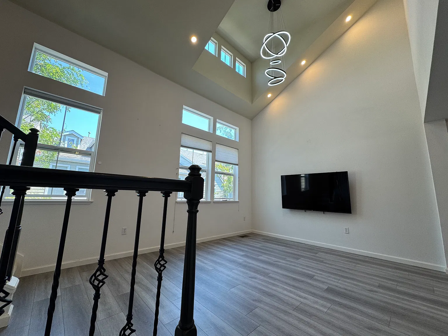 3 bed, 1487 sqft, $5,500 — Photo 3