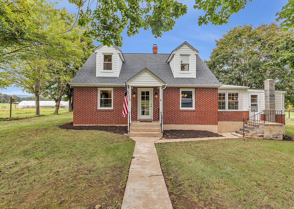 1st image of 12 Lockhart Ln