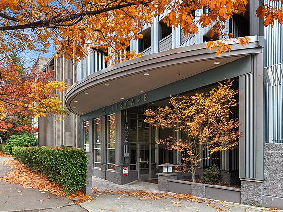 3rd image of 1504 Aurora Ave N APT 212