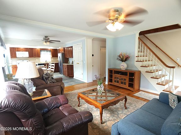 4th image of 99 Alameda Court