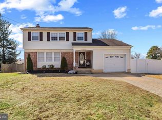 107 Flintlock Ln, Marlton, NJ 08053