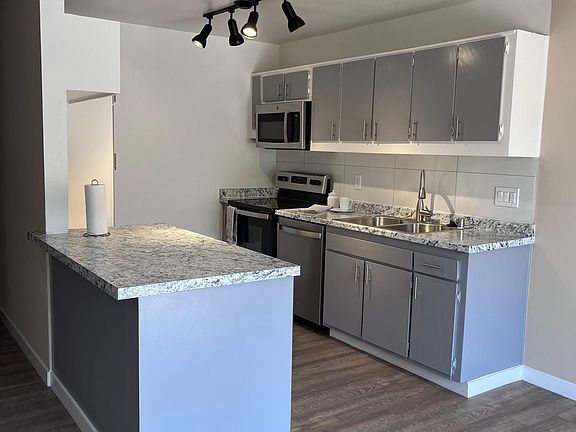 5th image of 3724 Spencer St #8bdc7a911