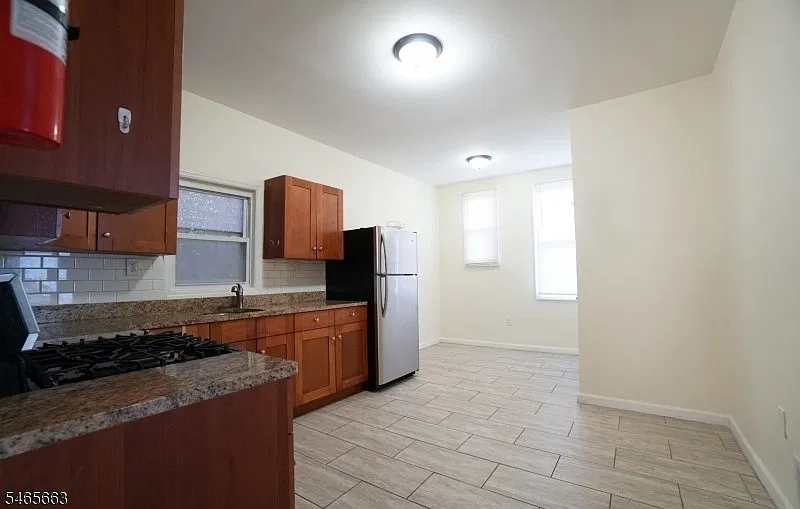 3 bed, 1.0 bath, $1,350 — Photo 1