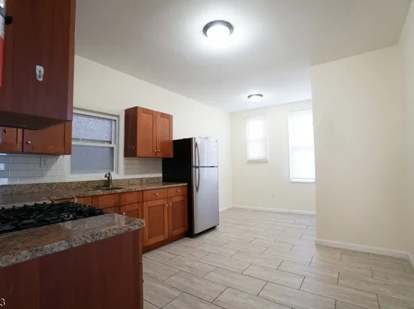 290-292 N 6th St APT 3, Newark, NJ 07107