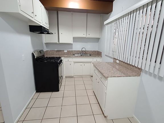3rd image of 1724 State St #17244