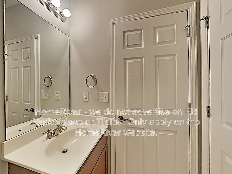305 Williamson St SE — Photo 17