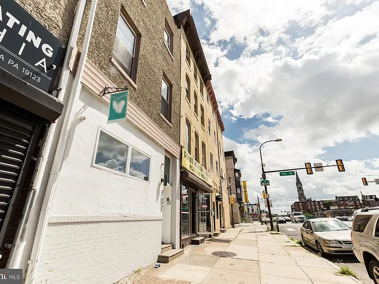 707 W Girard Ave #2F — Photo 34