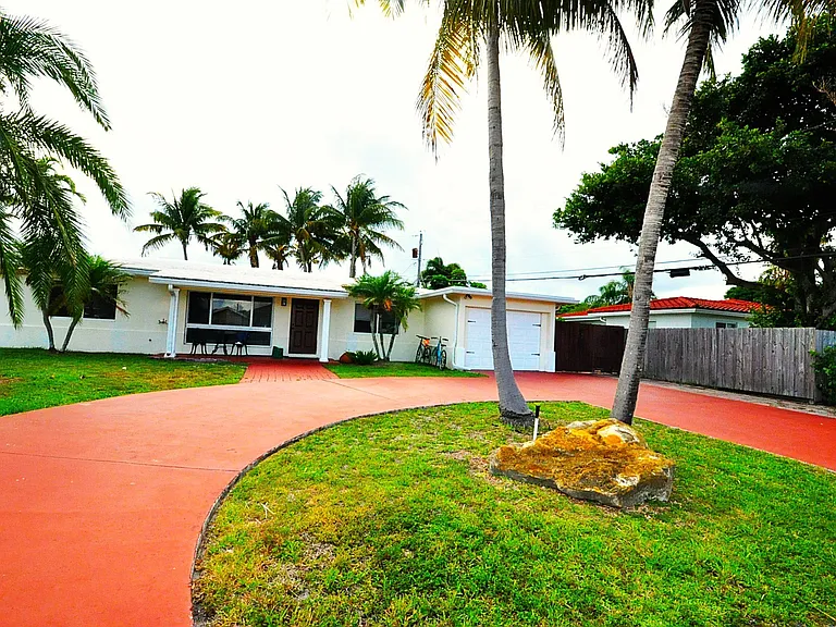 FRONT HOUSE