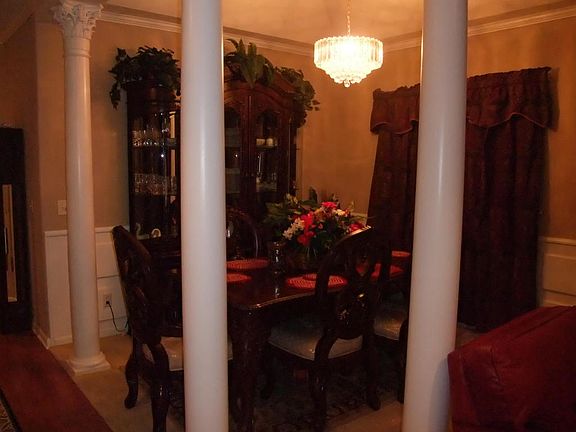 5th image of 2413 Maffett St
