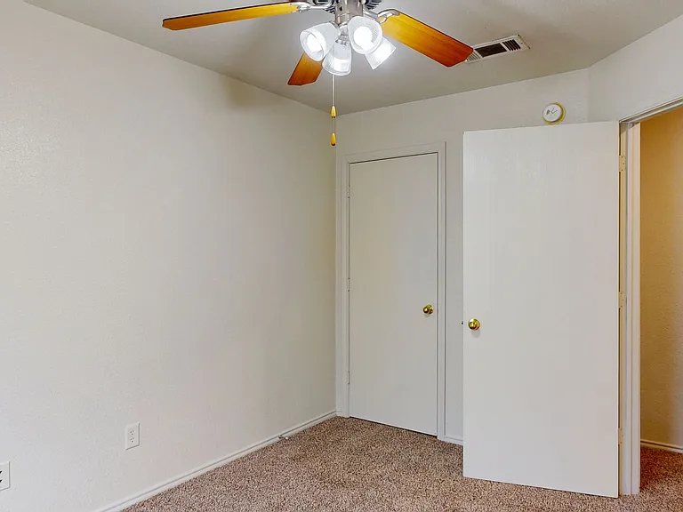 2806 Kerrville Ct #B — Photo 11