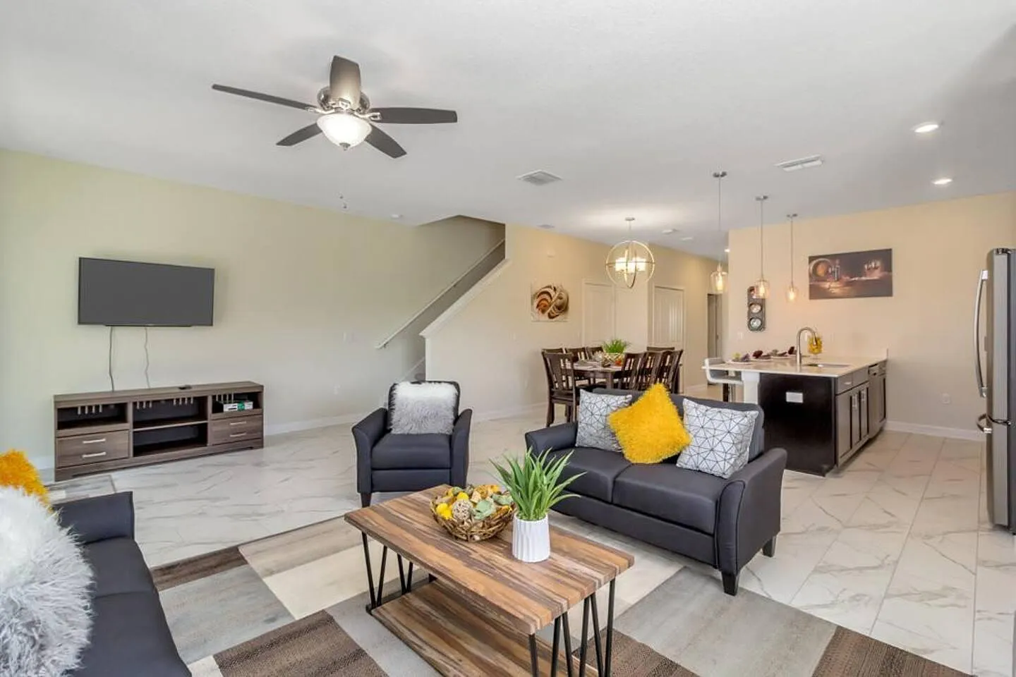 8920 Stinger Dr — Photo 3