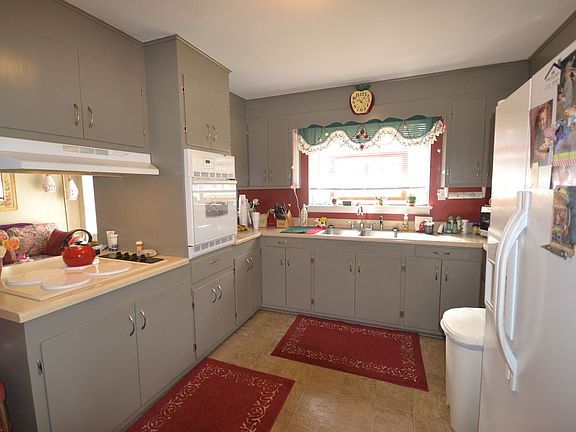 U-shaped Kitchen open to Den