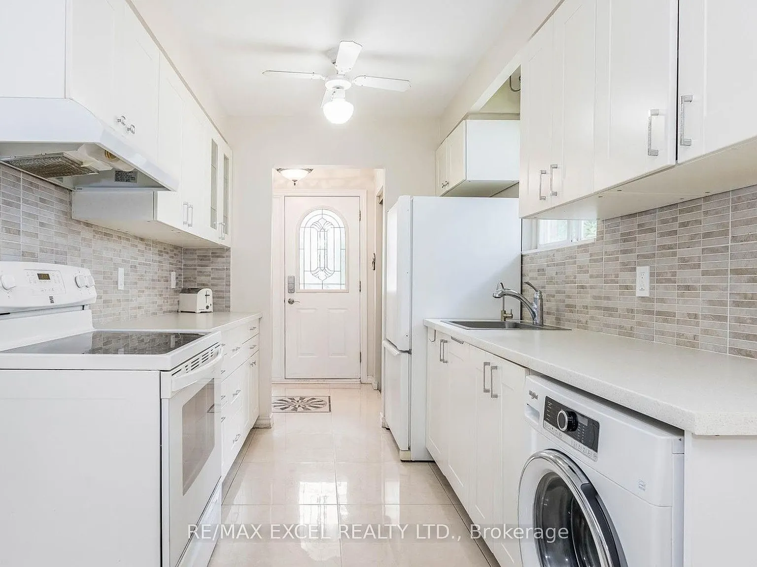 3 bed, $2,400 — Photo 4