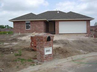 1005 35th Pl, Moore, OK 73160