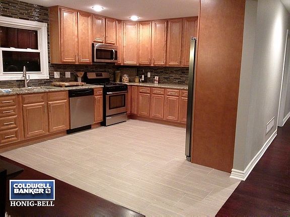 5th image of 14525 S Heatherwood Dr