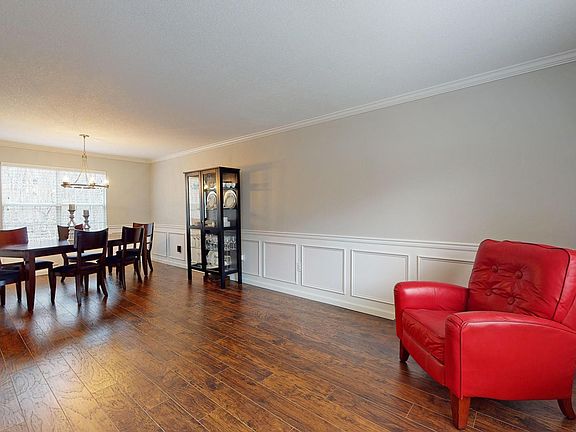 3rd image of 7042 Sage Ln