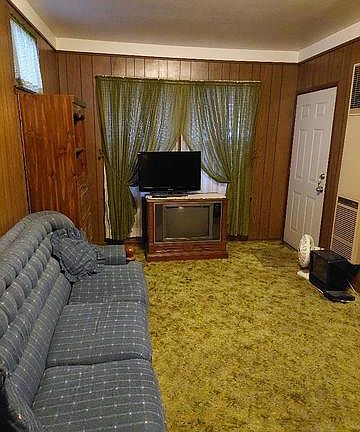 3rd image of 802 Utopia Ln