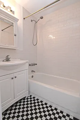 Rented by Ledvech Group | media 5