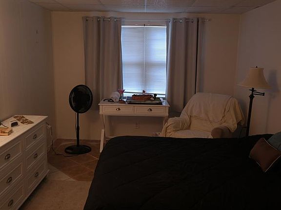 3rd image of 2843 Stratford Dr