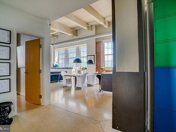 2nd image of 1101 Washington Ave #Penthouse 6