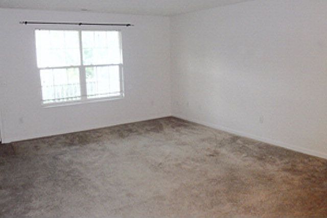 2nd image of 322 Chapman Way