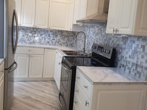 15221 9th Ave SW Unit A