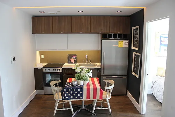 Rented by Full Time Management | media 94